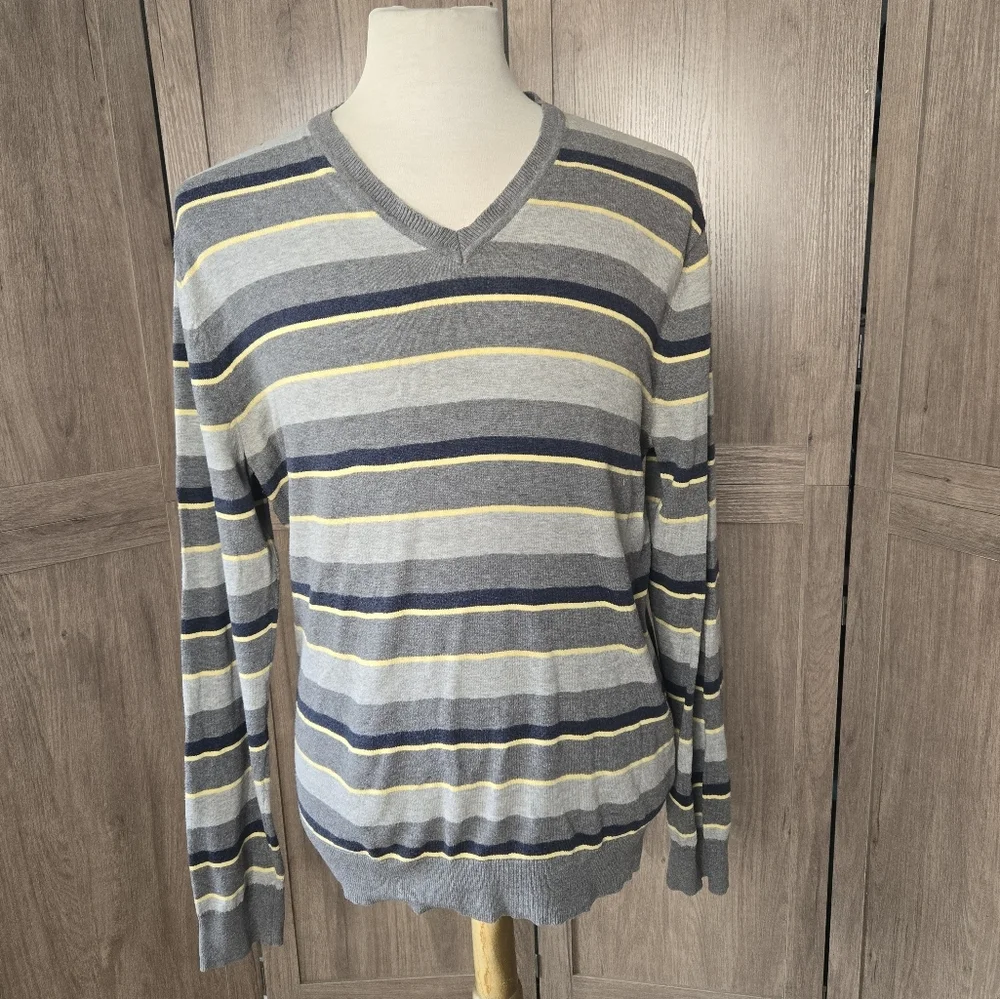 Banana Republic chest 20
